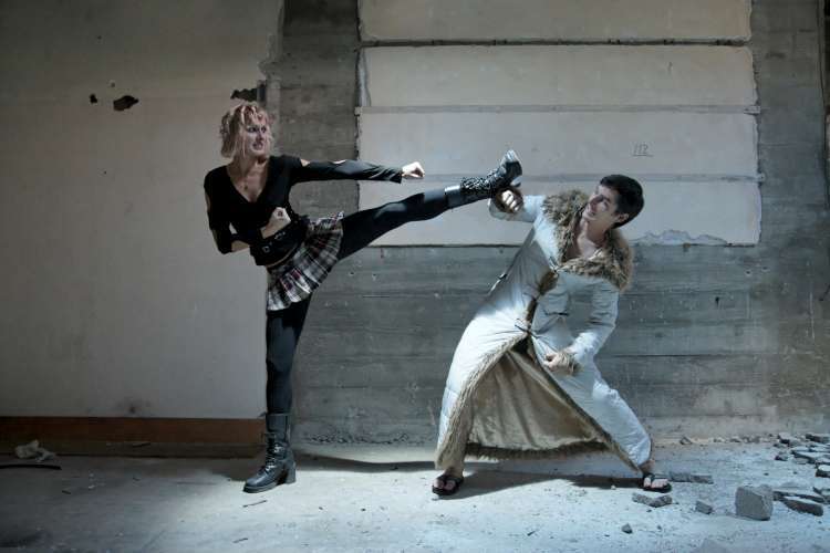 រឿង យកឈ្នះលើសត្រូវ Rent The Vanquisher (2011)